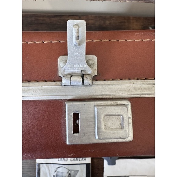 Vintage Polaroid Highlander Land Camera Model 80B With Case Manual & Accessories - Picture 7 of 16